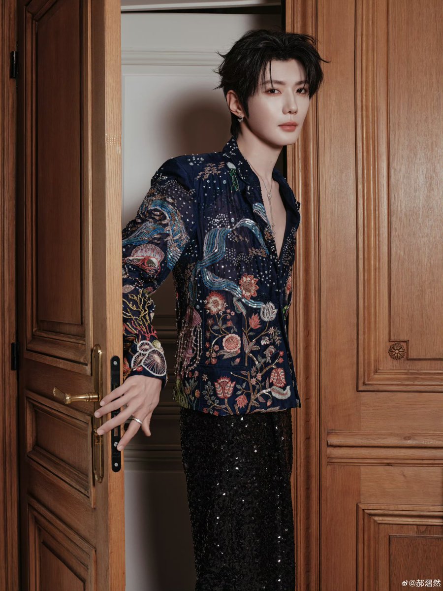 dearhyiran's tweet photo. he will absolutely rock the show in this gorgeous couture🌹✨️

HAO YIRAN × RAHUL MISHRA
#HaoYiranHCFW
#ParisHauteCoutureWeek https://t.co/otsWbdPWJA