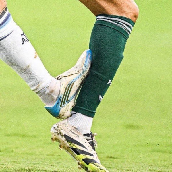 InfiltradoRM's tweet photo. DE ACUERDO ‼️

La FIFA HA CRUZADO UNA LINEA ROJA ❌❌

Infantino debe dimitir o ser sustituido YA! 

Esto es INACEPTABLE. https://t.co/EYEFxnicD0