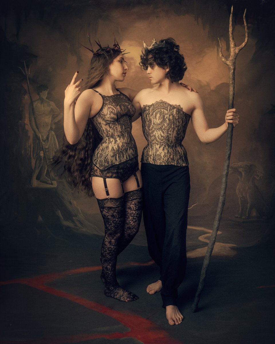 KarolinaZL's tweet photo. Lachesis 🖤 Chantilly French lace and bobbinet tulle. Which corset silhouette is your favourite - the underwired high neck, or the overbust?

📷 @fauxtypical https://t.co/2fKBfuCFSx