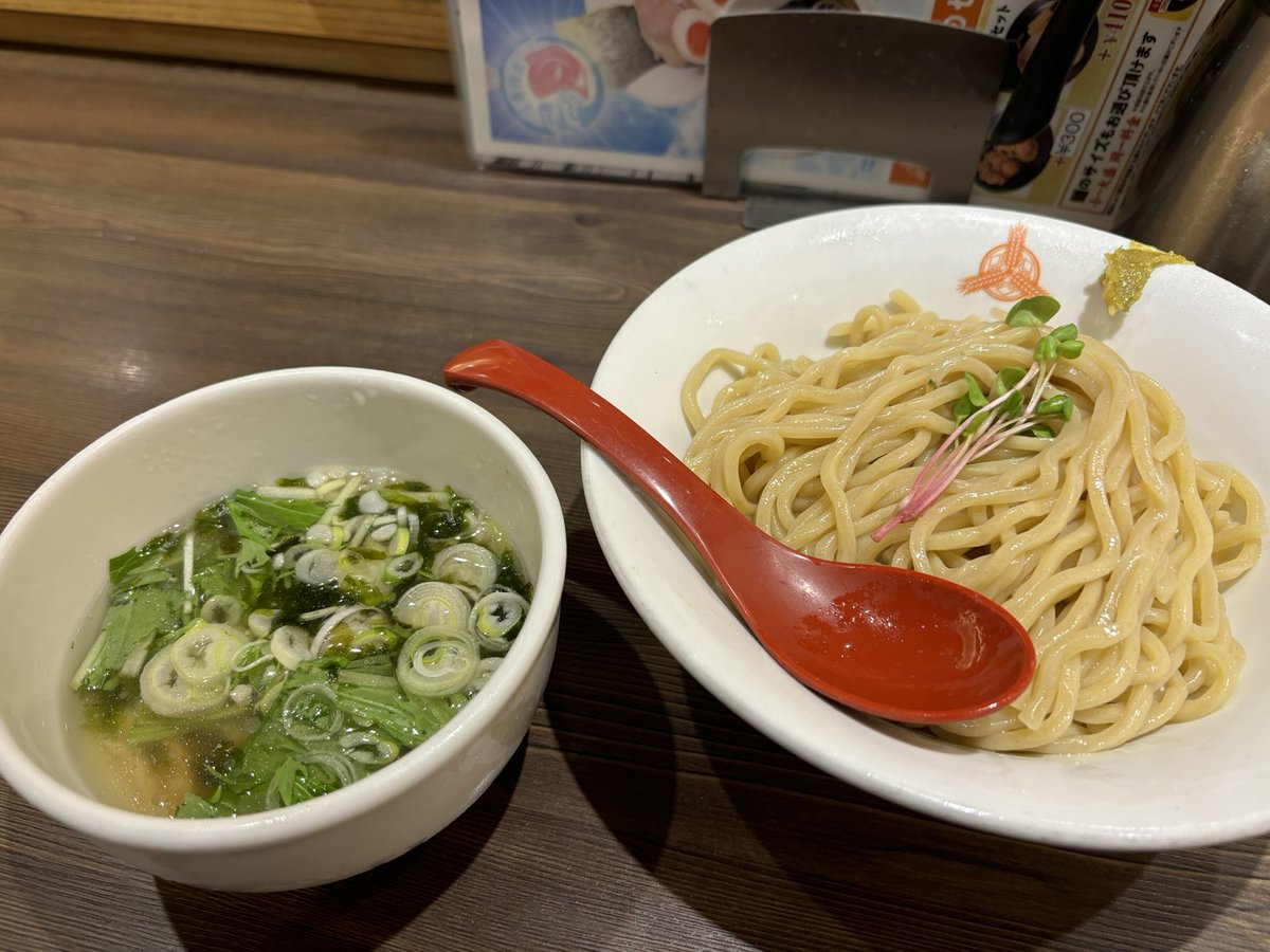 fooood_8991's tweet photo. 冷製鯛出汁 https://t.co/43K69wchlR