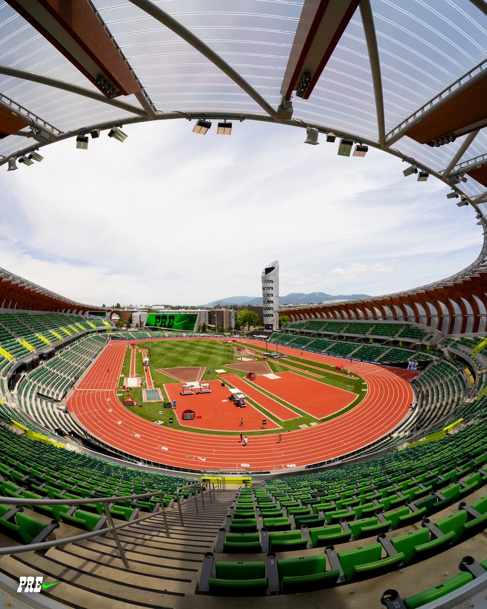 BeynonSports's tweet photo. The @BeynonSports track at Hayward Field delivered once again at the two-day @nikepreclassic, with new meet, national, and high school records! 🏃
✅Jamal Britt, 110m hurdles (12.86) – meet record (5th all-time)
✅Nikki Hiltz, mile (4:17.49) – meet record (fastest mile on US soil)
✅Masai Russell, 100m hurdles (12.24) – ties meet record
✅Tate Taylor, 200m (19.75) - US high school record
Besides the record-breakers, the top track highlight was the women's 100m with Melissa Jefferson-Wooden (10.78) edging out Sha'Carri Richardson (10.79) and Adaejah Hodge (10.80) in a photo-finish 📸
𝐍𝐄𝐗𝐓 𝐔𝐏: Hayward hosts the World U20 Championships in August.
#PreClassic #MakingFastLookGood #TrackAndField #Running #SportsConstruction #Performance