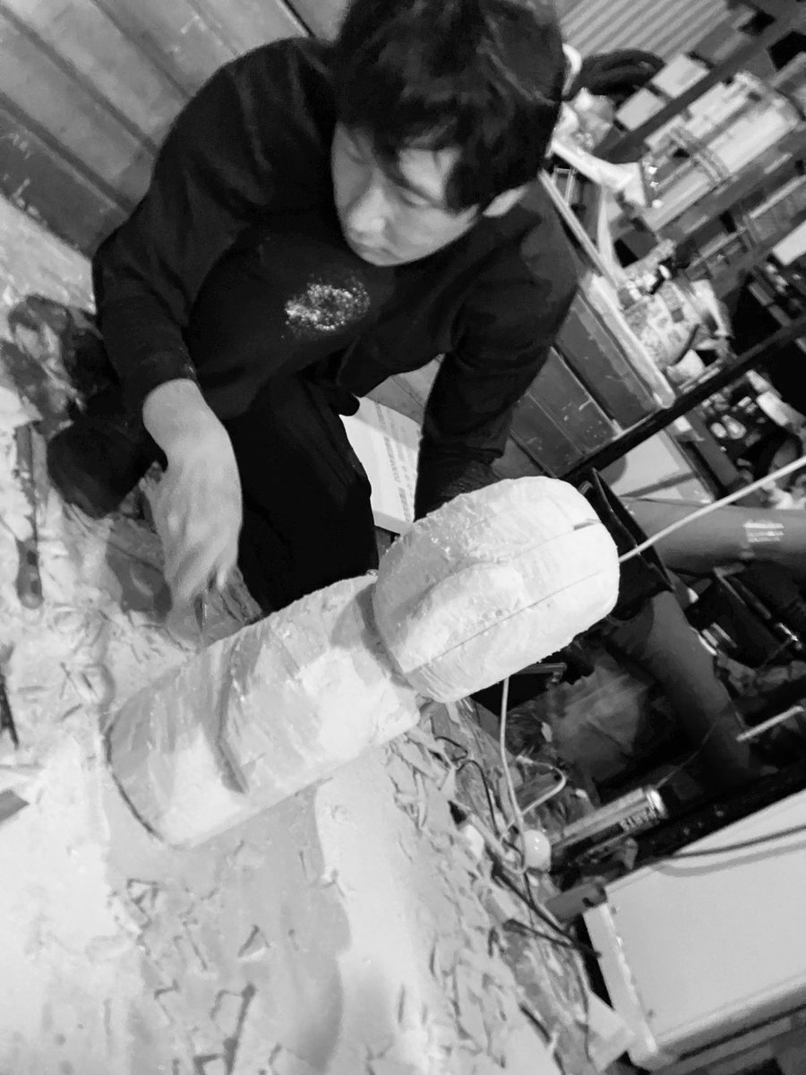 namuthunder763's tweet photo. 山﨑画伯、心を無にして作りよります。

相変わらずとんでもねぇ腕前です。 https://t.co/hq8U2Ky09y