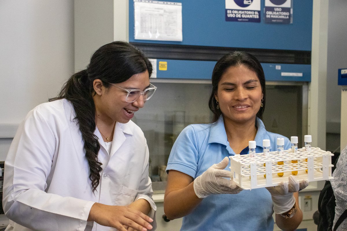 OtriESPOL's tweet photo. 🚀 #LabConnect sigue conectando capacidades en la @espol.
En esta jornada se realizó un recorrido por la @FictESPOL ⛏️ para conocer los laboratorios de GEA-RLab, Sanitarias, Geotecnia, Construcción y Topografía, así como Petróleos y Fluidos de Perforación.
#SILAB https://t.co/97kODbpLPy