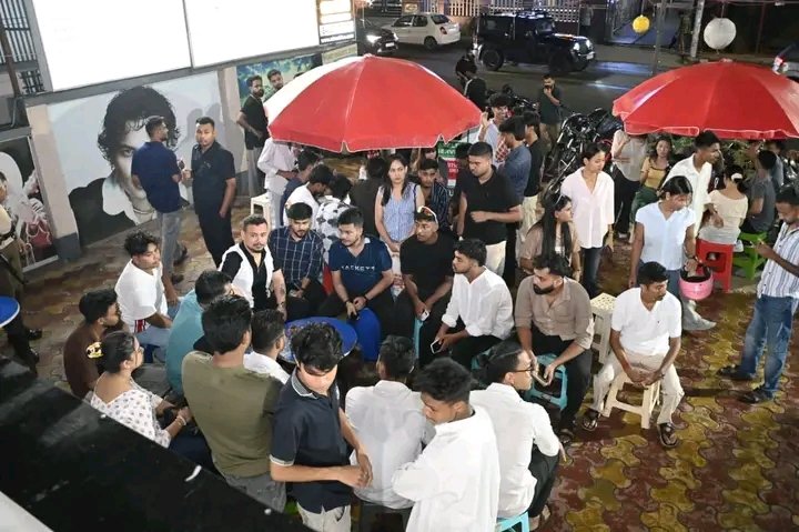 kaushik_nsui's tweet photo. As part of the nationwide campaign, NSUI Assam in collaboration with Assam Pradesh Youth Congress organized the #ChhatronKiGoonj protest programme in Guwahati yesterday.

The programme featured speeches and protest songs highlighting the concerns and voices of students. https://t.co/DSxx4g03pg