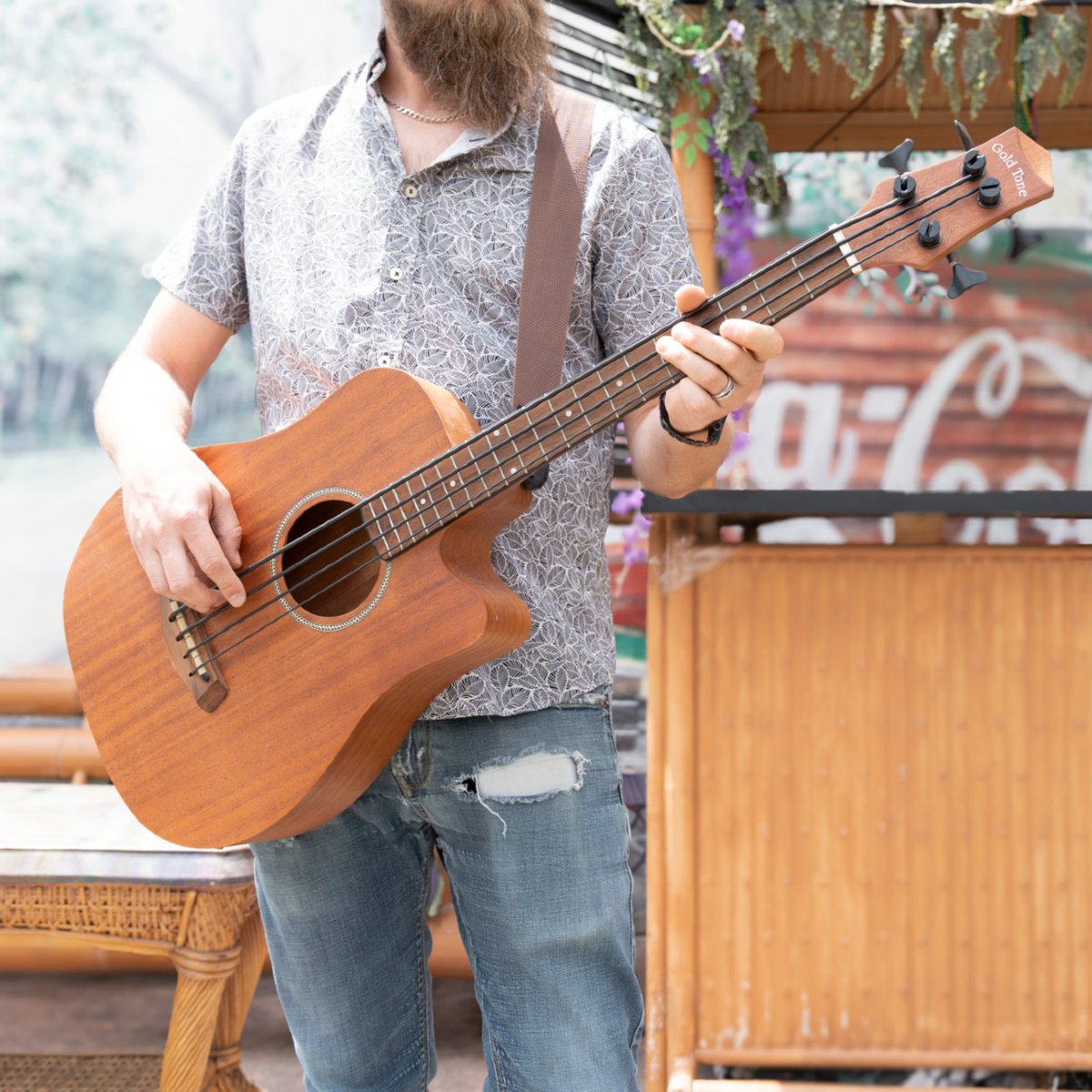 GoldToneInc's tweet photo. The M-Bass Acoustic-Electric MicroBass has become an integral part of the Gold Tone family. This bass is great for acoustic playing or plugged into an amp for a room-filling sound. The M-Bass is comfortable and a great travel companion.

Get yours at https://t.co/vP26N9z9Pu https://t.co/5KPL8lkK3z
