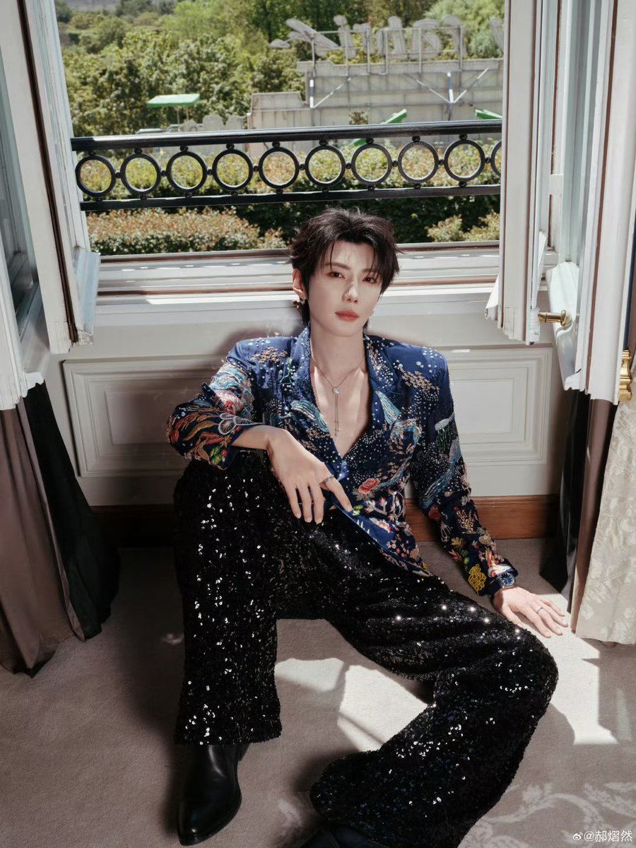 sammy_msy's tweet photo. Two different couture outfits and Hao Yiran slayed in both 💅

HAO YIRAN × RAHUL MISHRA

#HaoYiranHCFW
#ParisHauteCoutureWeek https://t.co/JdU6YdDVgF