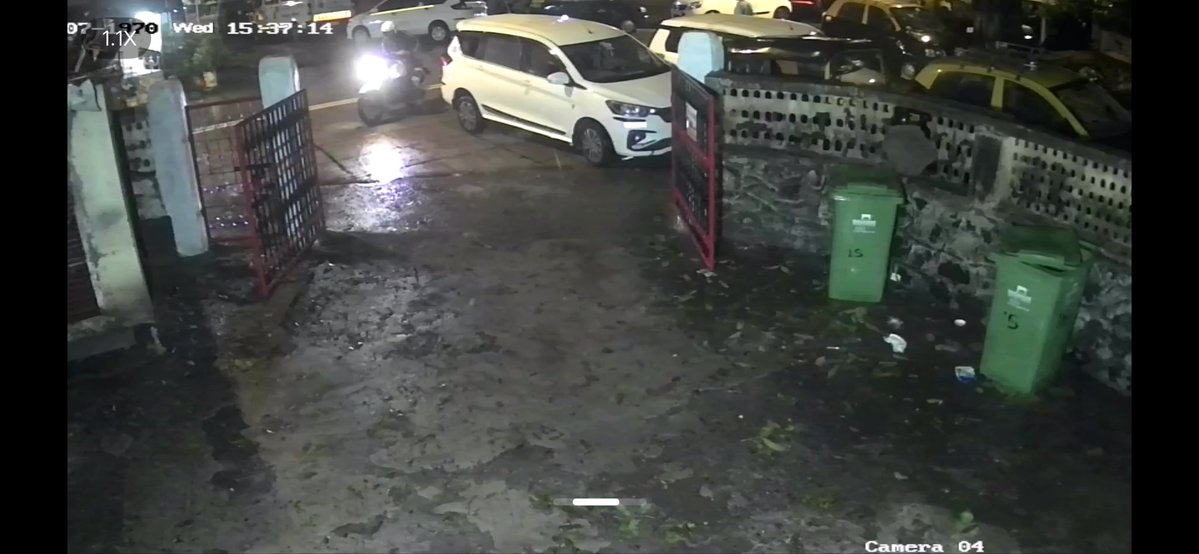 bharatdm's tweet photo. @MTPHereToHelp
 Acharya Deshbhushan CHS .15/16 Pestomsagar road number 5 opposite Himachal Hall ,Near CKP Samaj Hall Chembur Mumbai 400089

Vehicle number 
MH 04 J 7634

Society gates blocked https://t.co/n7ftaUkEKP