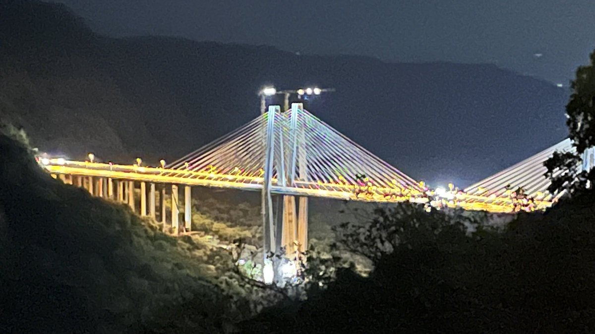 marinebharat's tweet photo. Standing tall and undamaged even after 670 MM unprecedented cloudburst

Mumbai Pune Connecting Link 🤩

Pic Source - me https://t.co/243hvRcAN8