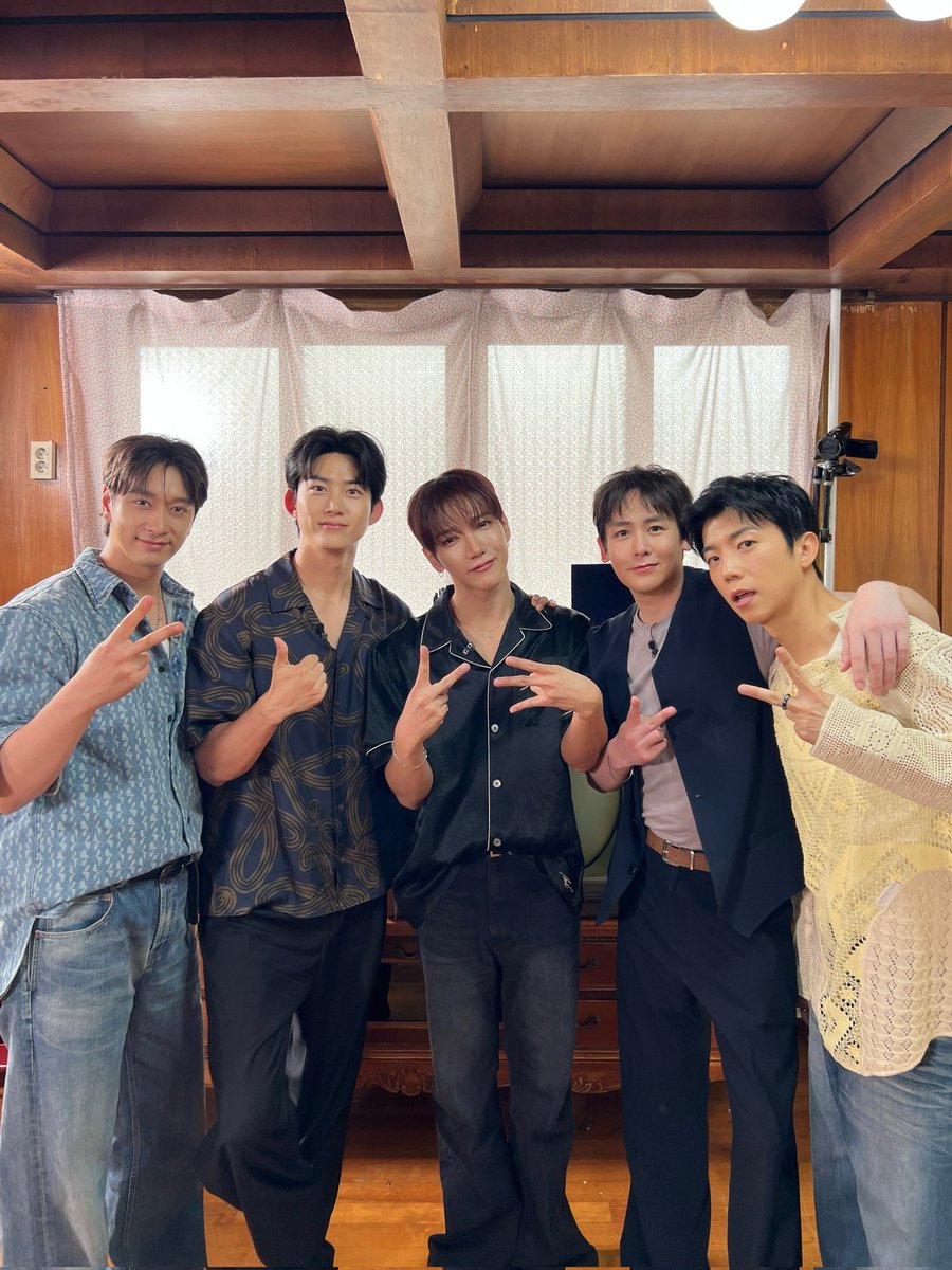 ang230505's tweet photo. 단체 얼마만🩶💙 https://t.co/1ng1S9HyOA