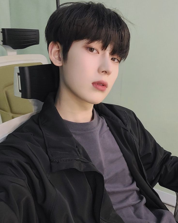 highway10071564's tweet photo. Sunoo has endured years of line cuts, poor styling, and neglect without a single complaint. His gentle heart deserves real protection and fair treatment from his label. #OurForeverSunshineSUNOO #BeliftProtectSunoo https://t.co/qrxbbHN6yz