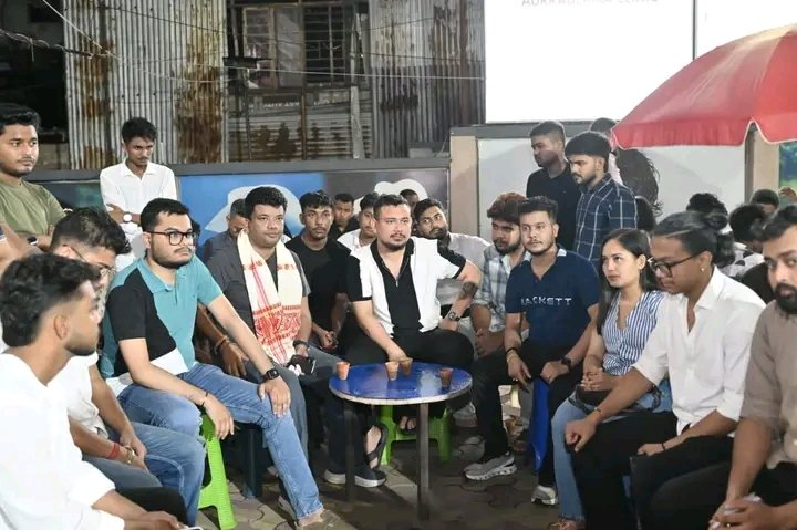 kaushik_nsui's tweet photo. As part of the nationwide campaign, NSUI Assam in collaboration with Assam Pradesh Youth Congress organized the #ChhatronKiGoonj protest programme in Guwahati yesterday.

The programme featured speeches and protest songs highlighting the concerns and voices of students. https://t.co/DSxx4g03pg