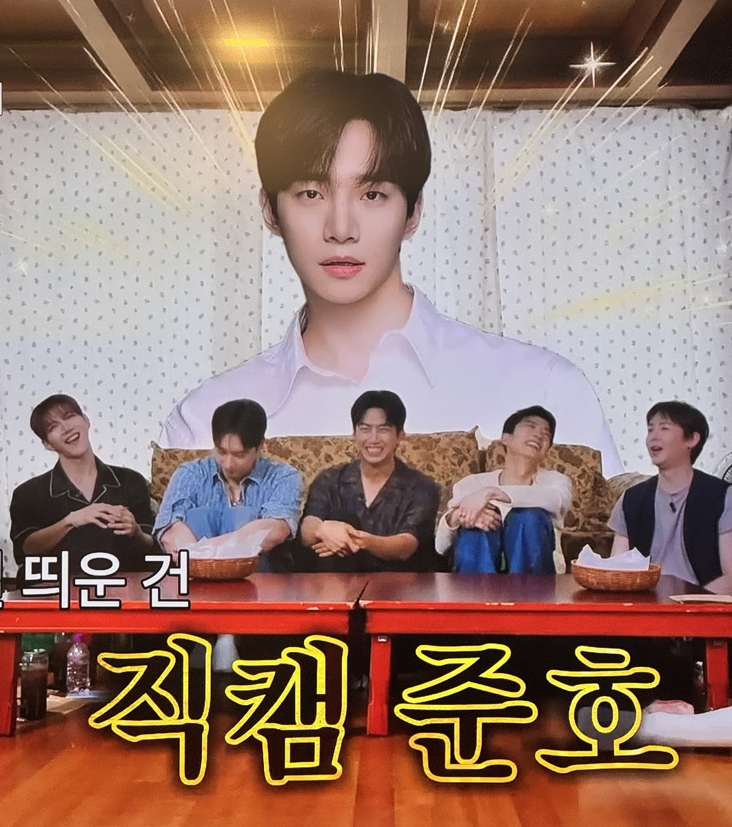 sxyldy_btm's tweet photo. Everything was so funny &amp; 1.5 hours is so short!!!!! #2PM is really the cutest when they are together, and so noisy. 

And thankful that Boom is there because Ming’s cuteness is fully released ~ SO CUTE!!  

Wooyoung is so small because he is only 62kg now… 🥹🥹 small &amp; quiet 🫪 https://t.co/3EAc4fBkkU