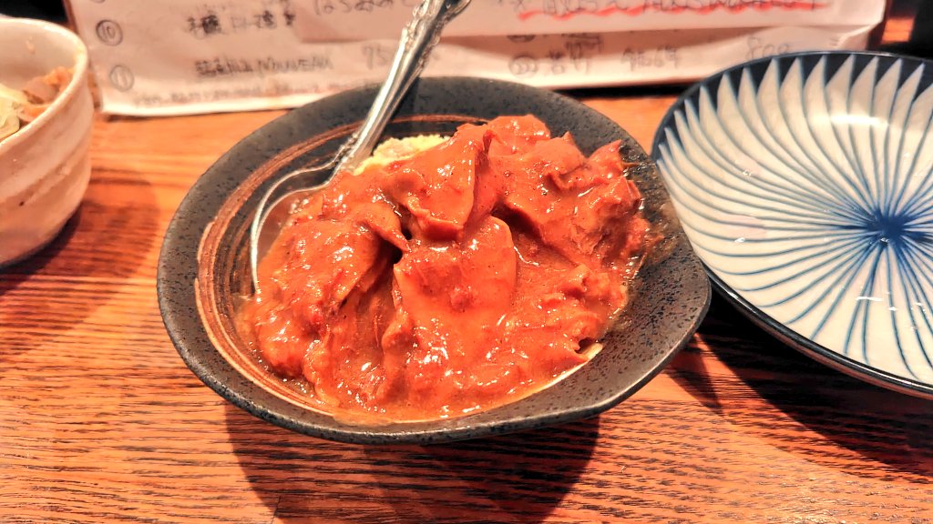 highmtblue's tweet photo. ひさひさぶりのたつや着席でした。
鯖…！柔らかい印象でしたが美味しかった…！
もつミック酢の漬かり具合素晴らしく、ポテサラにカレーって魔改造美味しいし、にんじんの味噌󠄀漬けは日本酒だわ…。 https://t.co/prpFDV4Jz9