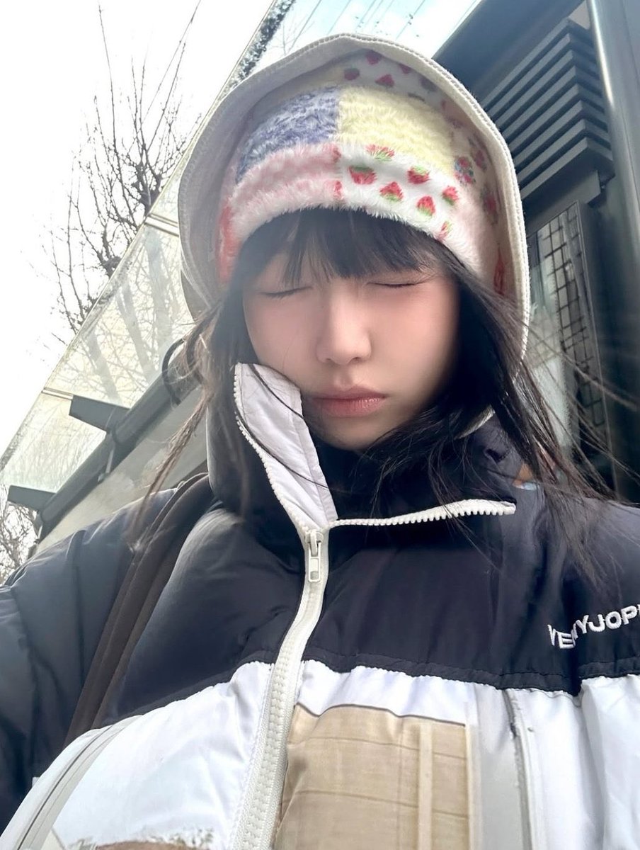 iryuve's tweet photo. 이런이야기에빠지면섭섭한여자 
별명이 무려 빵떡,아리아나동그란데,코코,꼬꼬(코코볼닮아서) https://t.co/8980EIxwVf