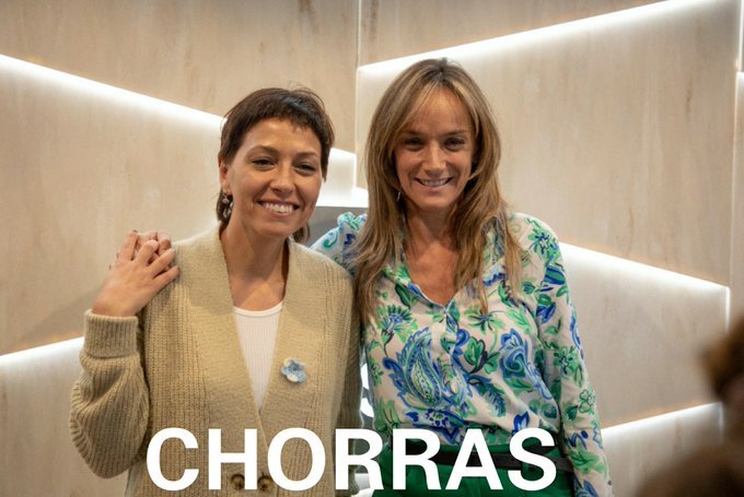 abrilcba_'s tweet photo. Estas dos están procesadas por causas de corrupción y son legisladoras de PBA. Están cobrando millones por no hacer nada cuando deberían estar presas. Nefastas. https://t.co/CzIXvjoDME
