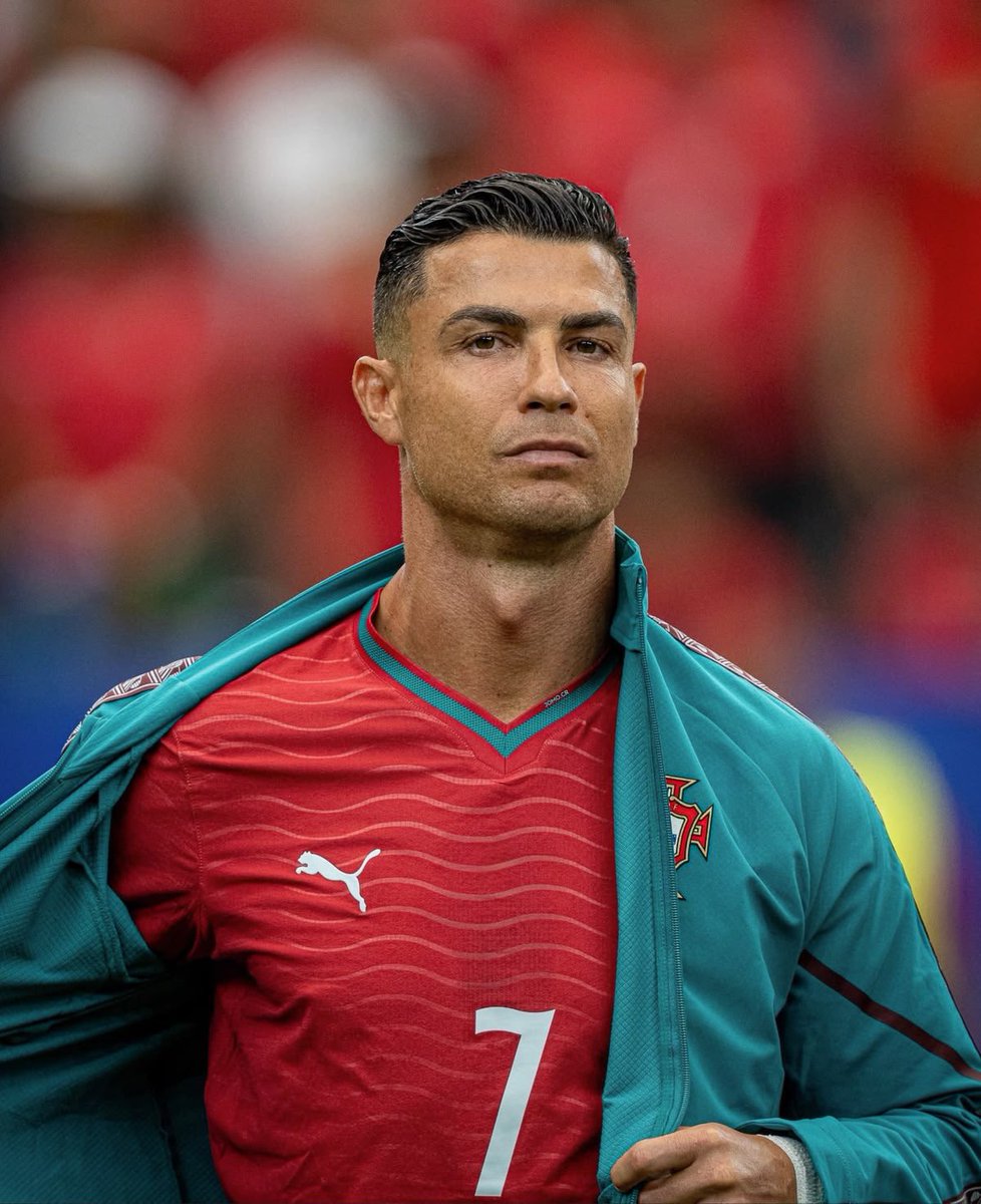 realmilgrauu's tweet photo. O foda é que eu nem me recuperei ainda da eliminação do Brasil ontem, e já vou ter que me preparar pra assistir hoje a eliminação do Cristiano Ronaldo.

😭 https://t.co/YDP2pKmHMV