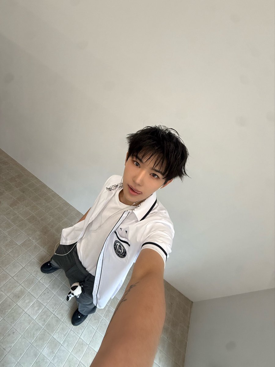 yichenarchive tweet picture
