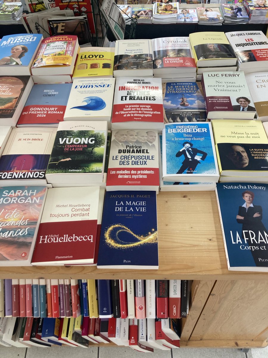 JacquesHPaget's tweet photo. Chères amies et chers amis,
Je serai vendredi 10 juillet à  partir de 10h à la librairie Vague à Lire dans la charmante station balnéaire de Jullouville (Mont St Michel)pour vous dédicacer mon nouveau livre  La Magie de la Vie qui sera à n’en pas douter votre livre de l’été ... https://t.co/8KAGq5zYYX