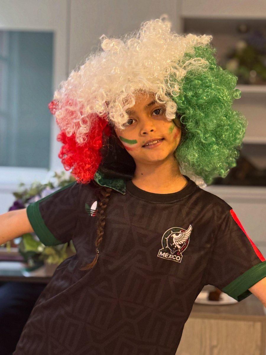 talentmundo's tweet photo. VIVA MÉXICO!!! nos regalaron el mejor mundial!!!
Felicidades!!! Ser mexicano es un HONOR!!!
— Emiliano @_emilianoortega, Mateo @_mateoortega y María Ortega @magushortega
Selección Nacional @miseleccionmx
Mexican National Team @miseleccionmxen
#vivamexico🇲🇽 #mexico #mundial2026 https://t.co/Zb1bNsF3Ku