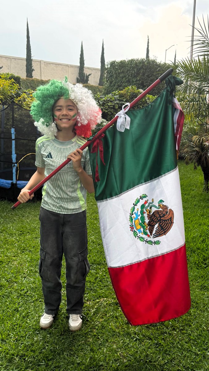 talentmundo's tweet photo. VIVA MÉXICO!!! nos regalaron el mejor mundial!!!
Felicidades!!! Ser mexicano es un HONOR!!!
— Emiliano @_emilianoortega, Mateo @_mateoortega y María Ortega @magushortega
Selección Nacional @miseleccionmx
Mexican National Team @miseleccionmxen
#vivamexico🇲🇽 #mexico #mundial2026 https://t.co/Zb1bNsF3Ku