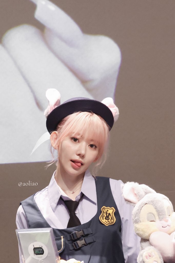 allforkkrua's tweet photo. 260705wm

이 경찰관에게 잡히는 방법에 대해 여쭤보고 싶습니다📞

#SAKURA #사쿠라 #宮脇咲良 #sakumail 
#LESSERAFIM #르세라핌 #ルセラフィム https://t.co/uNcQygEUEN