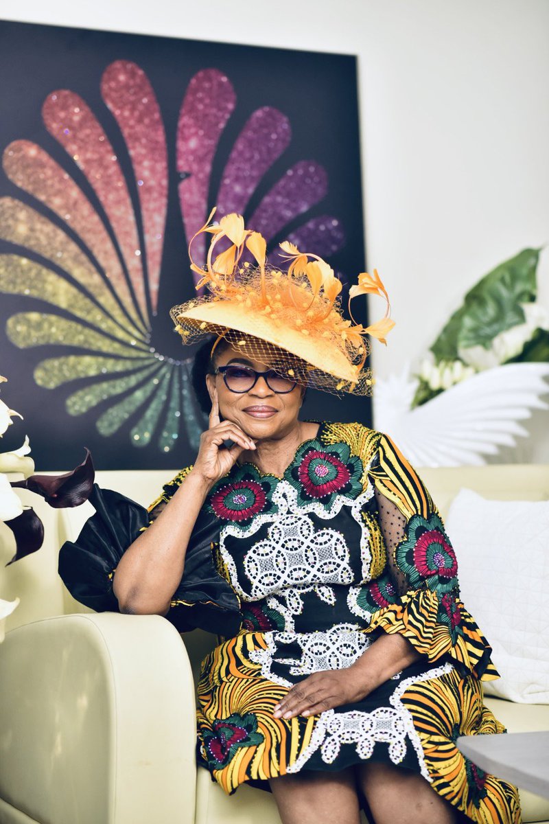 alakijaofficial's tweet photo. There will be moments when cutting corners seems easier, and compromise appears to offer quicker rewards. Resist the temptation.

For more lessons on purpose, leadership, business, and living a life of impact, Get the Copy of my book, Folorunso Alakija Speaks. https://t.co/QD7HbL3Jsf