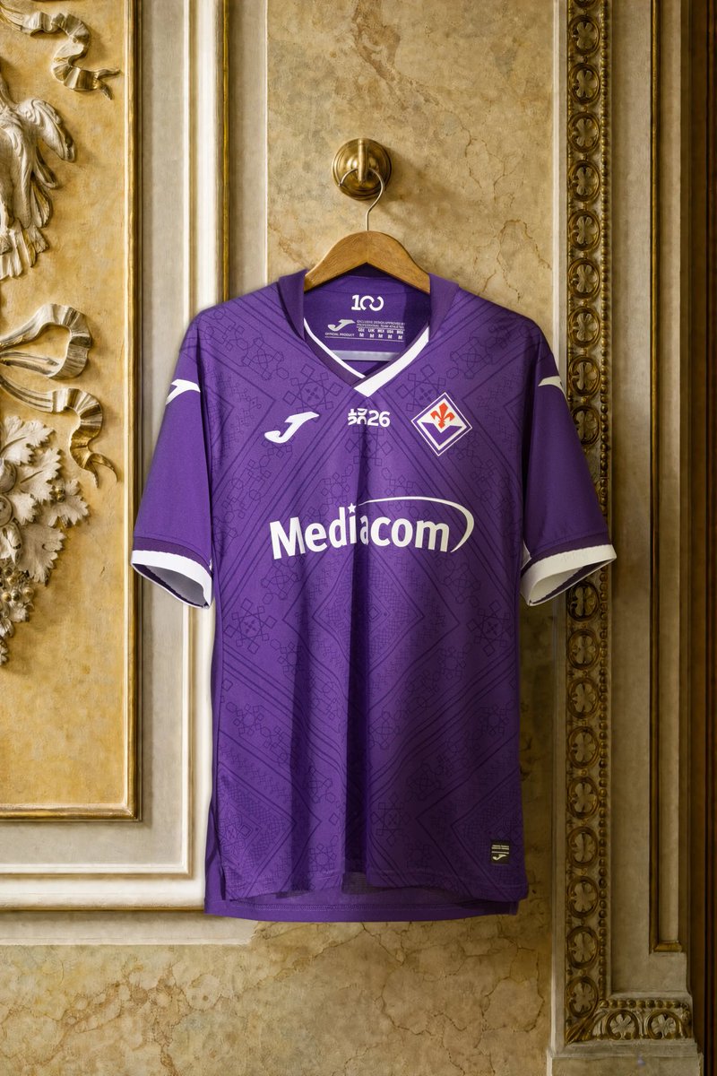 TheShirtUnion's tweet photo. 🟪| @acffiorentina Home 26/27

Inspired by the ornate frames of Renaissance masterpieces, Fiorentina’s 2026/27 kit turns the shirt itself into the artwork.

Embossed detailing, century celebrations and subtle nods to 100 years of Viola history make this one worthy of a gallery. https://t.co/4GqwvKbpwi