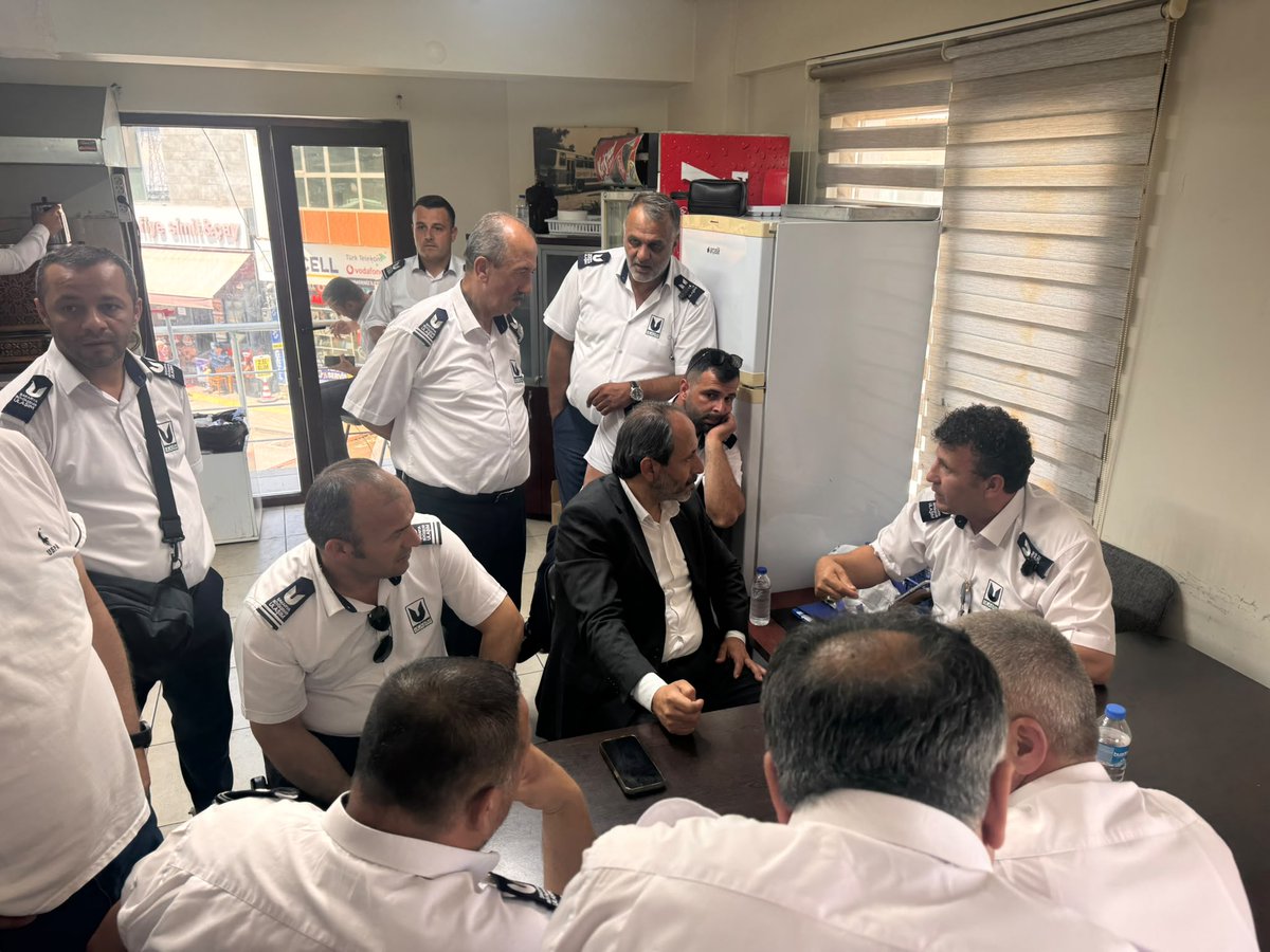 hizmetisakarya's tweet photo. Şube Başkanımız İbrahim Yılmaz ve Başkan Yardımcılarımız ile birlikte Ulaşım Daire Başkanlığında görev yapan üyelerimizi ziyaret ederek gündeme ilişkin konularda fikir alışverişinde bulunduk.

Misafirperverlikleri için kendilerine teşekkür ediyor, çalışmalarında başarılar ve görevlerinde kolaylıklar diliyoruz.
@hizmetissendika 
@ibr_ylmaz 
@resulyuksel54 
@emrecokol 
@sinanlikos