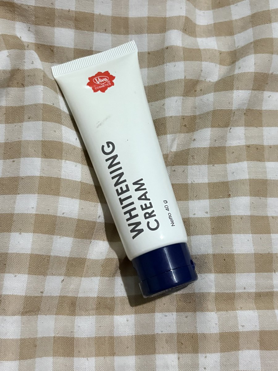 rosezlee02's tweet photo. @ustadchen Terus yg punya masalah jerawat dan bekasnya, aku rekomendasiin viva whitening cream ini, di aku ngaruh banget😭❤️

aku kalo pas lagi jerawatan ada di dahi sama dagu

jadi cukup olesin aja di bagian yg berjerawat / bekasnya pas mau tidur malem

https://t.co/GFNmC7hS0G https://t.co/Fuv0SM1fSO