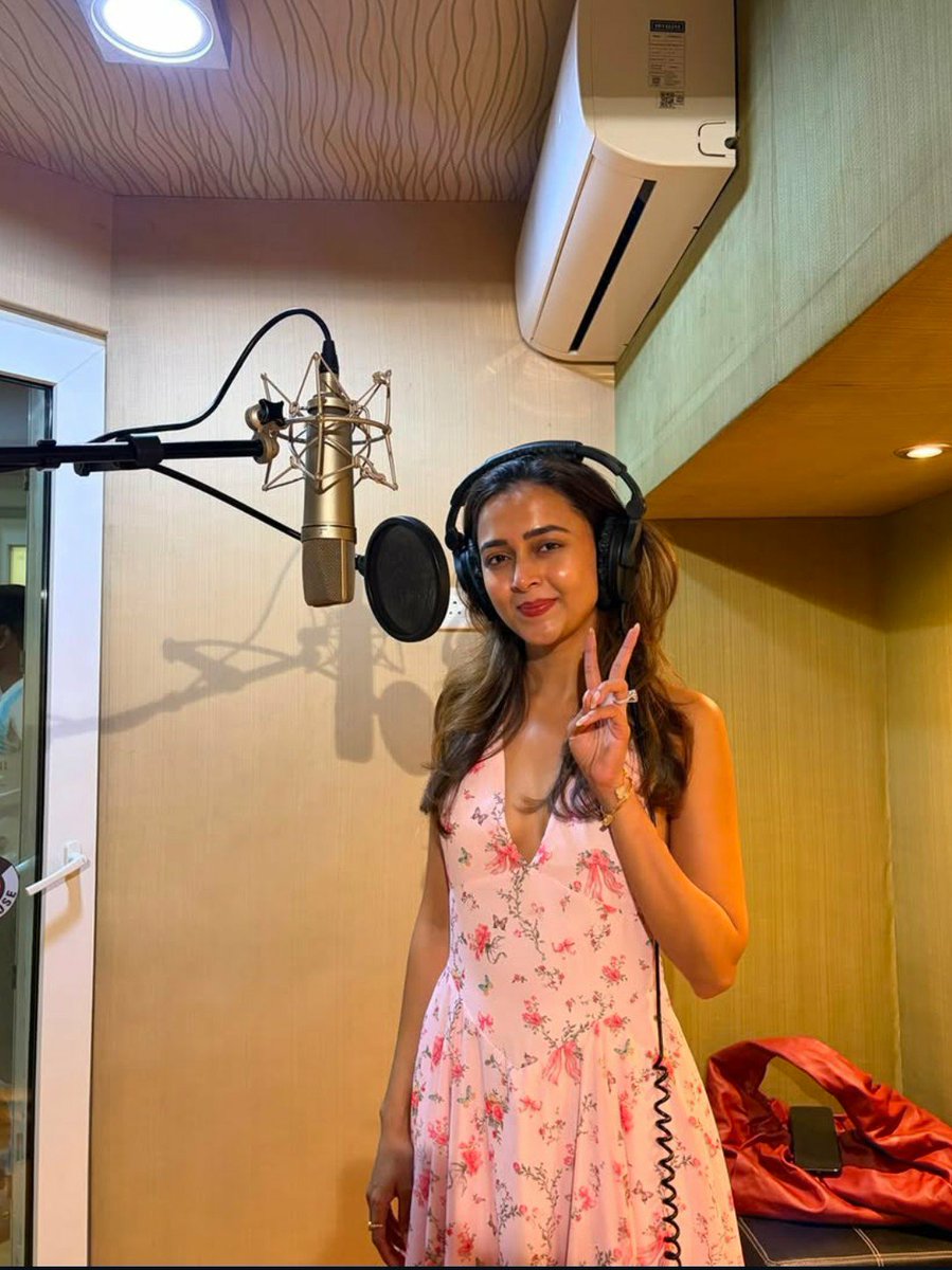 VinayRaghu02's tweet photo. What's Going On 👀
(🤞🙏🎧 🧿) 
@itsmetejasswi #TejasswiPrakash #TejaTroops https://t.co/G2NXycsiAJ