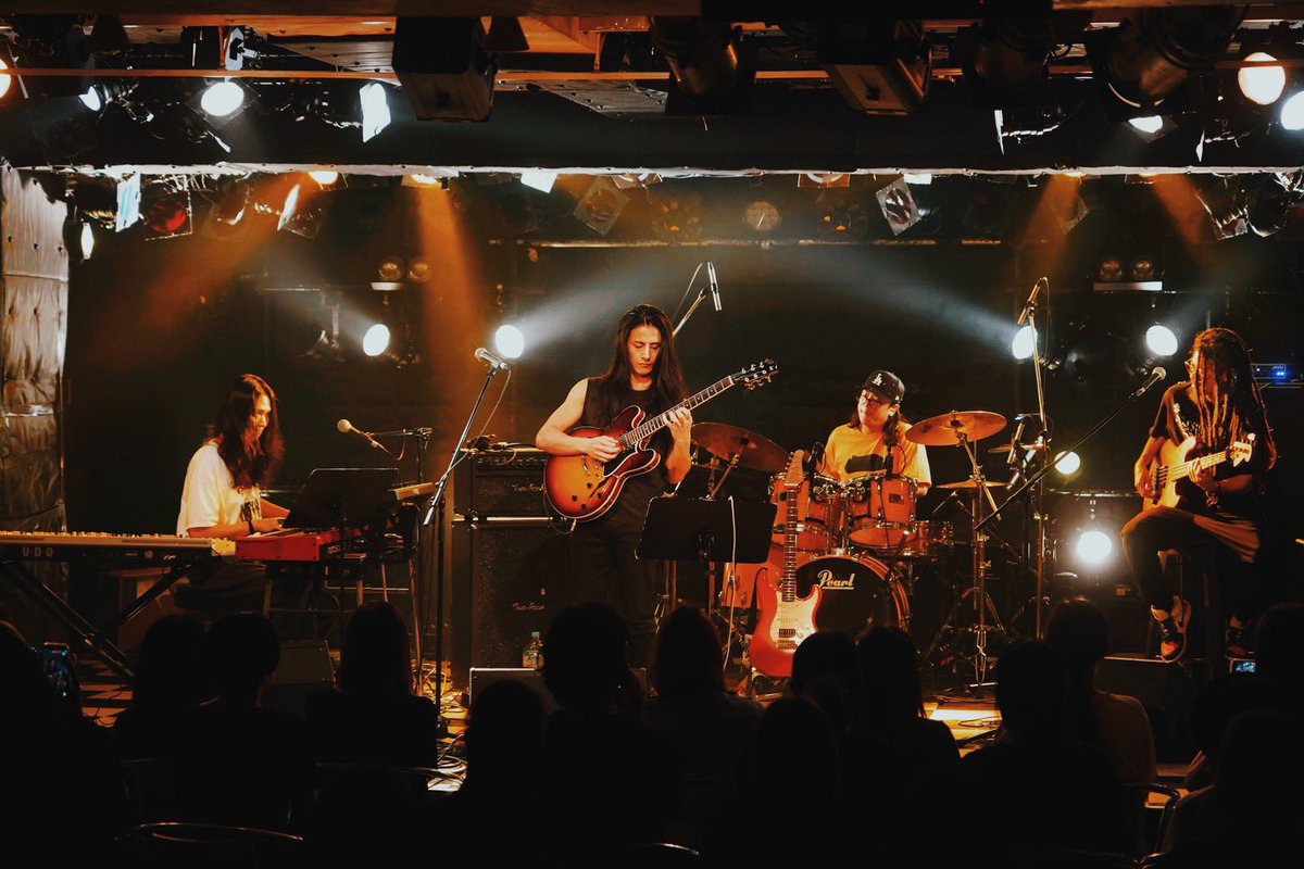 Hiroki_Horiko's tweet photo. そしてロン毛ーず大阪公演ありがとうございました🔥シンガーのMayaちゃんも飛び入りしてくれて盛り上がりました♪
また次回🤘 https://t.co/9bJVjradhF
