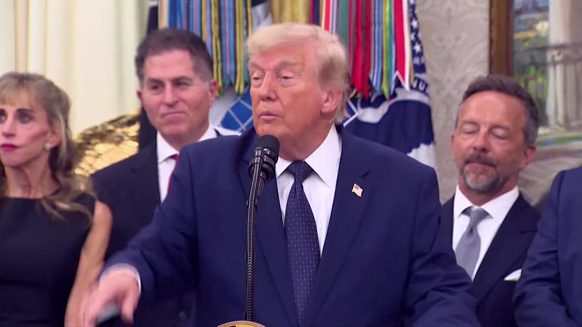 CSvfl0k's tweet photo. 🇺🇸 Trump says he's turned into a big crypto fan now. https://t.co/AJMqPPtOaG