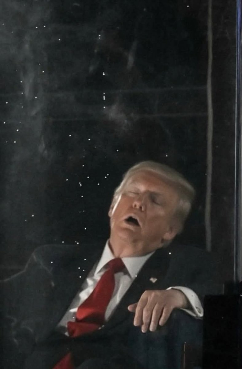 TVWriterKirkman's tweet photo. The Orange Fuhrer is old, senile, corpulent, and an evil fascist. Fuck him and fuck MAGA!!! https://t.co/lgQV5egt5L