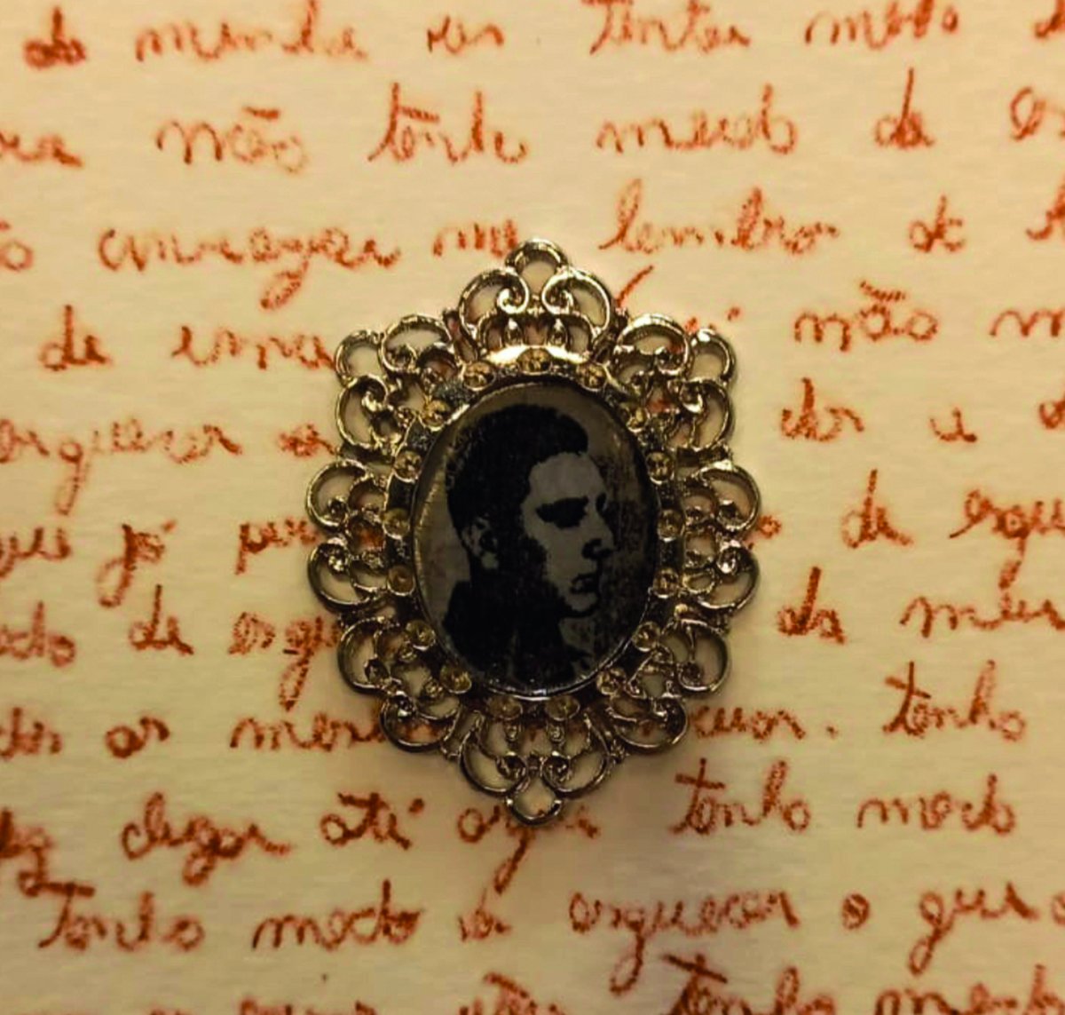 vampctonico's tweet photo. Arte como oferenda e o culto a morte 🌹⚰️

(um relato pessoal sob minha perspectiva e experiência como magista e artista visual)

⭐️A THREAD⭐️ https://t.co/2dSj7IPdca