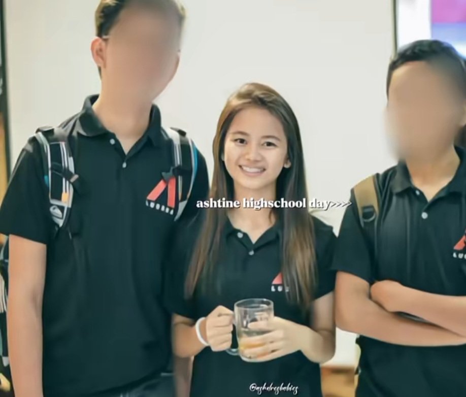 itssaijustsai's tweet photo. Una akala ko media committee lang siya ang dami kasing pics and love ni Ash magfilm but after seeing other pictures parang she is really active in almost every committee I know at parang marami ding organization and recognition my chinese school girly. Mandarin ka naman jan Ash!! https://t.co/Im6WtCKUGB