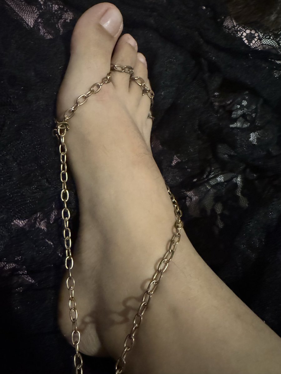 maycamila68's tweet photo. @rt_feet 😘🤭 chains https://t.co/iYETzblSOM