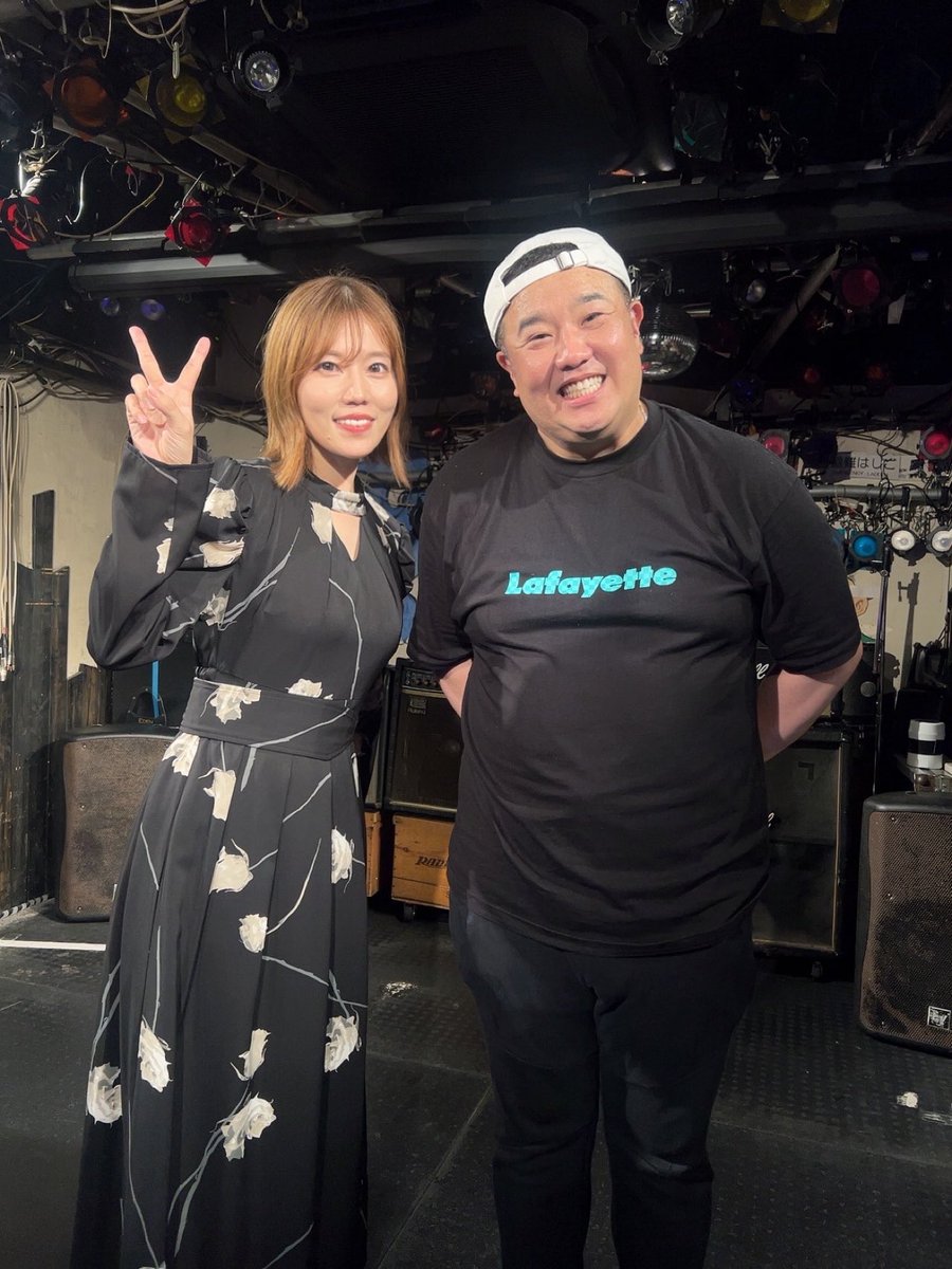 akisun314's tweet photo. 下北沢ろくでもない夜にて、トークライブ！🎤💫

平日にもかかわらず会いに来てくれたみなさん、本当にありがとうございました！

そして今日のMC、堤下さんが天才すぎて…！
たくさん助けていただき感謝です🙏🥹

トークメインのイベントも新鮮で、めっちゃ楽しかった🫶

みんなありがとう〜！！✨ https://t.co/f57vcOhgax