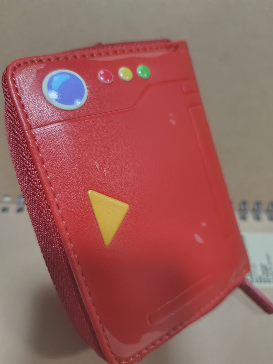 pikapi01's tweet photo. ポケモン図鑑のカードケース届いた！可愛い🥰中はこんな感じ！ほんとはSwitch２用のなんだろうけど普通にSwitchのソフト入れてる😂あんま変わらんやろ← https://t.co/VC8ipFCU4z