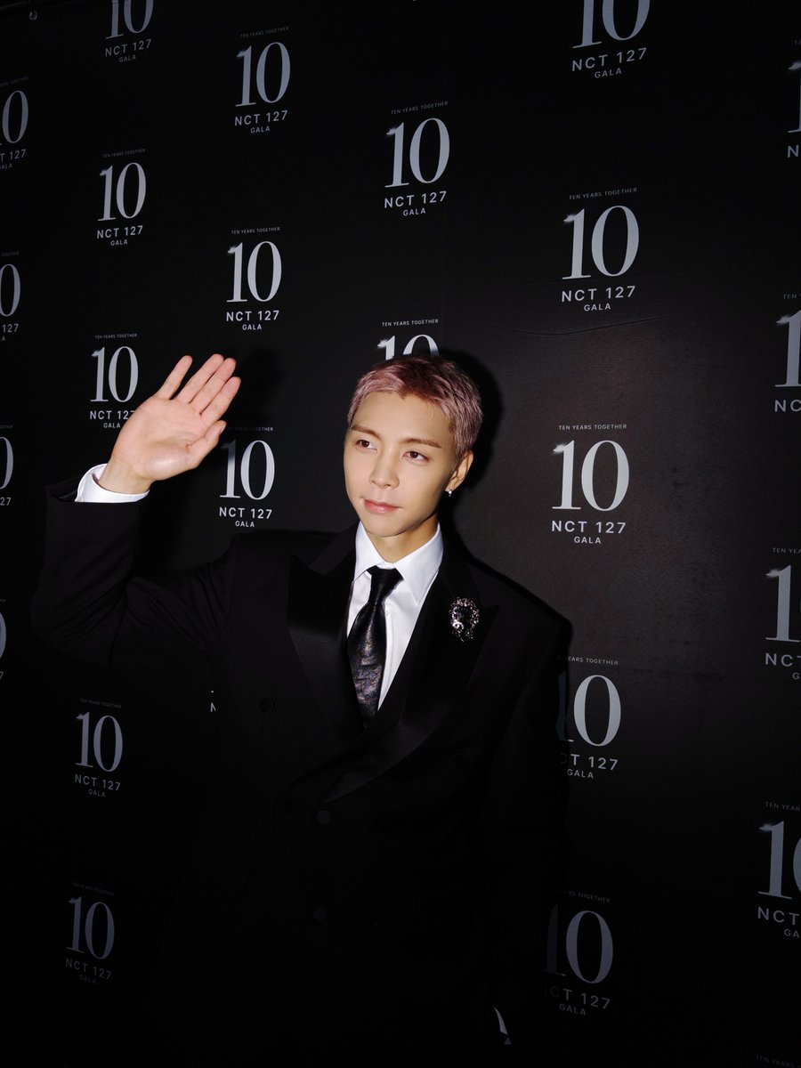 NCTsmtown_127's tweet photo. #JOHNNY at NCT 127 Gala : 10 Years Together

#NCT127 #NCT127Gala
#NCT127_10TH_ANNIVERSARY https://t.co/eADSCrHWKP