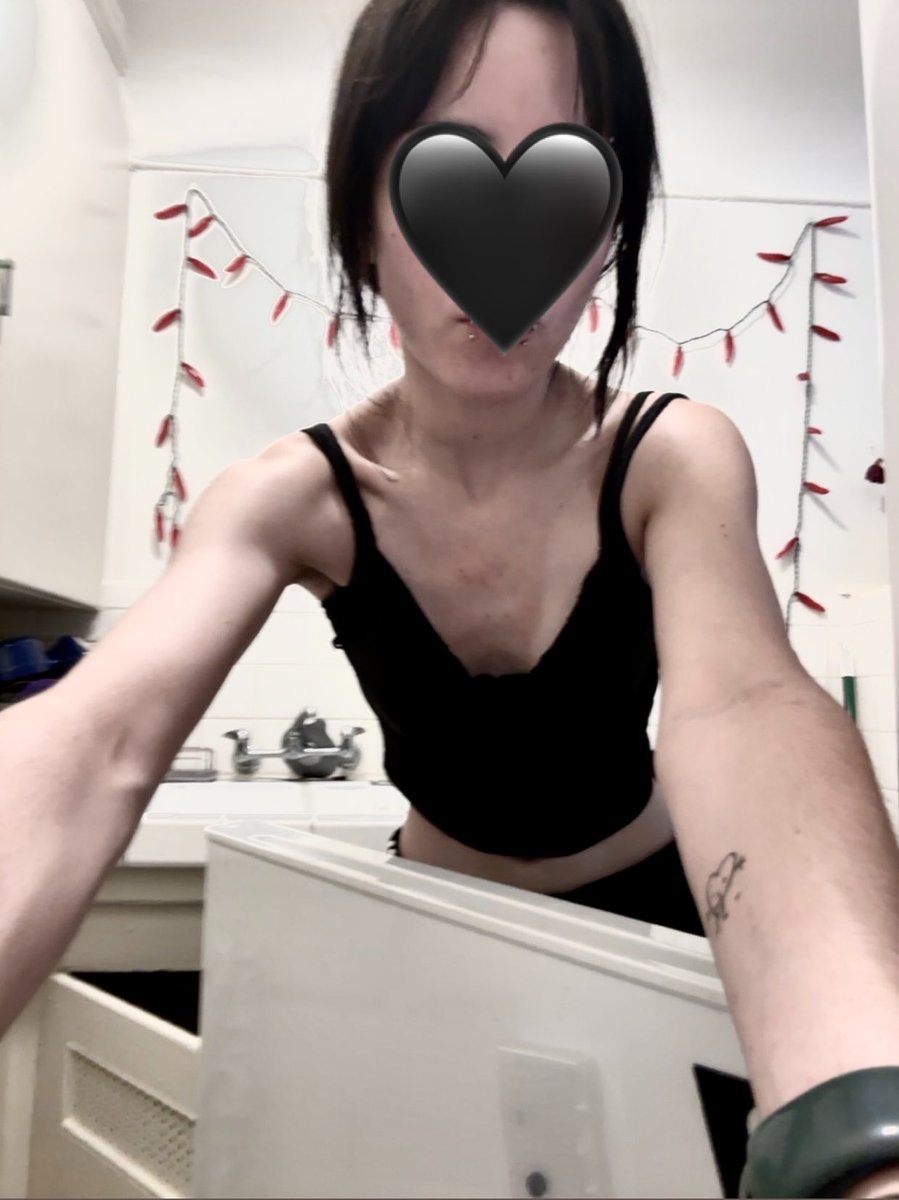 plootoo_'s tweet photo. #edtwtwt looking for moots 😝
Hi my name is Jesse
•bmi 18 (as of july 2026) 
•twenty-something
•alt/goth
•ugw 35kg
•absolutely no fatphobia or any sort of bigotry 
•minors dni

#ed #thinspo #mealspo #bonespo https://t.co/ZDPsmzZEwf