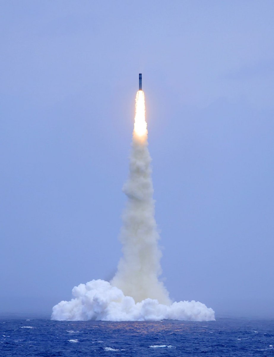 TheDeadDistrict's tweet photo. At noon Beijing time today, one of the strategic nuclear submarines of the People’s Liberation Army Navy (PLAN) successfully launched a strategic missile with a simulated warhead toward the designated open waters of the Pacific Ocean, which accurately hit the pre-designated maritime area.

According to available information, this was a full-range test launch directed into the southern part of the Pacific Ocean. China has previously conducted full-range intercontinental ballistic missile (ICBM) launches into the Pacific only twice. The first time was in May 1980, when the DF-5 ICBM was launched, and the second time was in September 2024, when a DF-31AG ICBM was launched on a full-range trajectory.