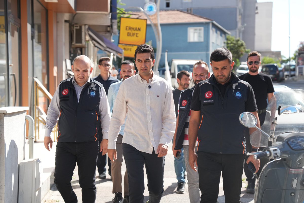 erenalibingol's tweet photo. Şifa Mahallesi İnönü Caddesi’nde asfalt çalışmalarımızı sürdürüyoruz. 🚧

Çalışmalar tamamlandığında, bağlantılı sokaklarımızla birlikte toplam 1189 metre uzunluğundaki alana 1.598 ton asfalt serimi gerçekleştirmiş olacağız.

Tuzla’nın yollarını adım adım yeniliyoruz. Çünkü Tuzla'ya değer. 💙