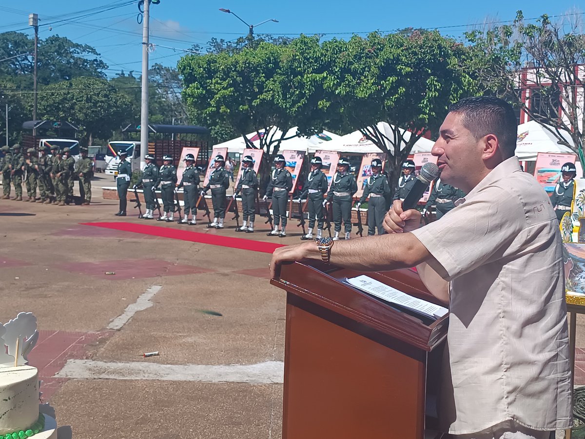 enocquinteroj's tweet photo. El señor gobernador Jeison Rojas en la Celebración de los 35 años del departamento del Guaviare, todas las instituciones y comunidad en general, hoy se reúnen en la plazoleta de la gobernación. https://t.co/STcZv7y2SH