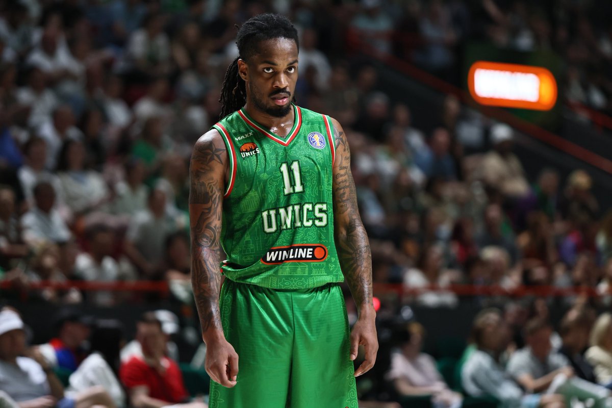 Zheldak_basket's tweet photo. 🚨💣 Official: Paris Lee has left Kazan UNICS.

Average stats: 10.4 points + 1.6 rebounds + 5.2 assists

#UNICS #VTB #EuroLeague https://t.co/fH0OcuKaNQ