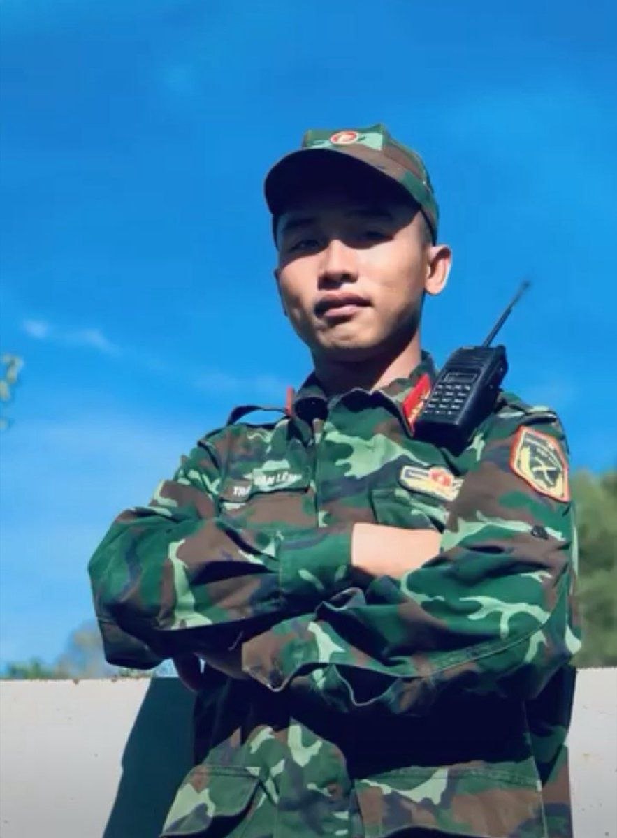 nguoidep09's tweet photo. Em trai bộ đội sau giờ huấn luyện suc Căc tại phòng https://t.co/MPBStU6LeJ
