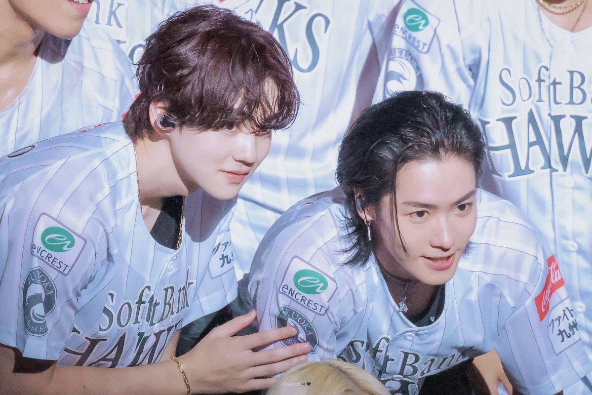 howlarch's tweet photo. 1フレームに収まってくれたかずほく🐺🐷 （しかもISO設定ミス💦)

#THERAMPAGE #川村壱馬 #吉野北人 https://t.co/fw0i8BOoYT
