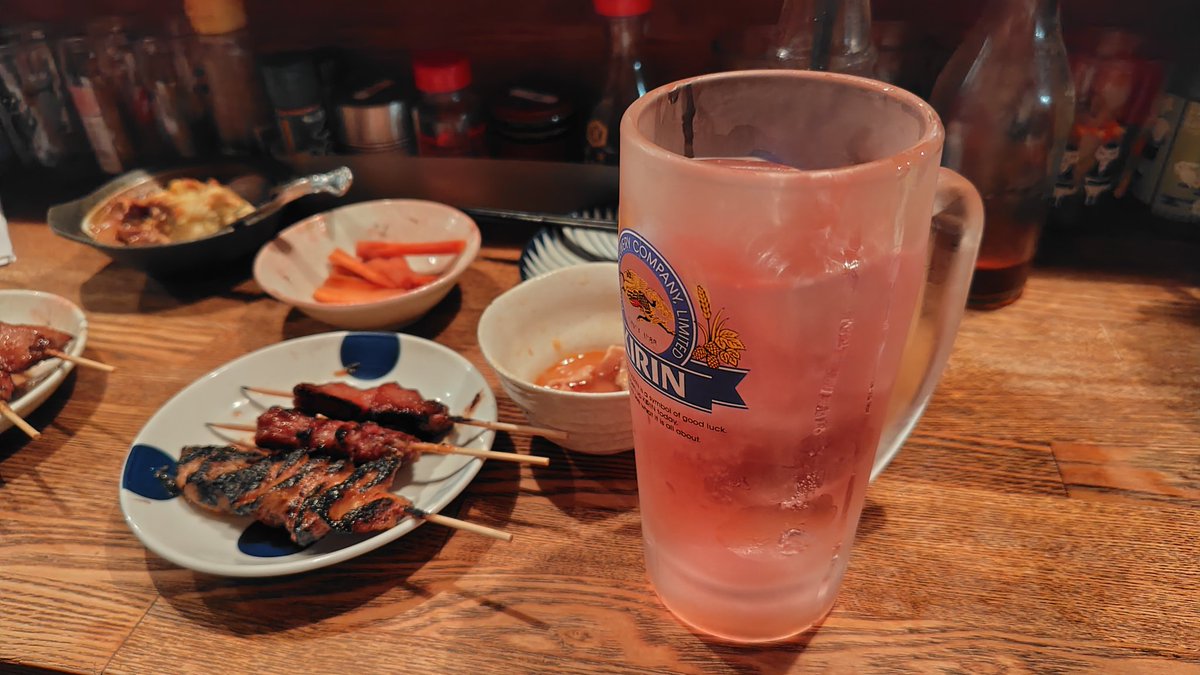 highmtblue's tweet photo. で、おまかせ五串が素晴らしかったです…。
バイスはスルリと通過して、玉風味をひやで。
たっつんだと日本酒「ひや」が伝わるの本当にうれしい…。
先日キンキンが届いたもの。
わたくし味覚ダラダラですが、意外とわかるときある温度って繊細。 https://t.co/B6KprIUUfK