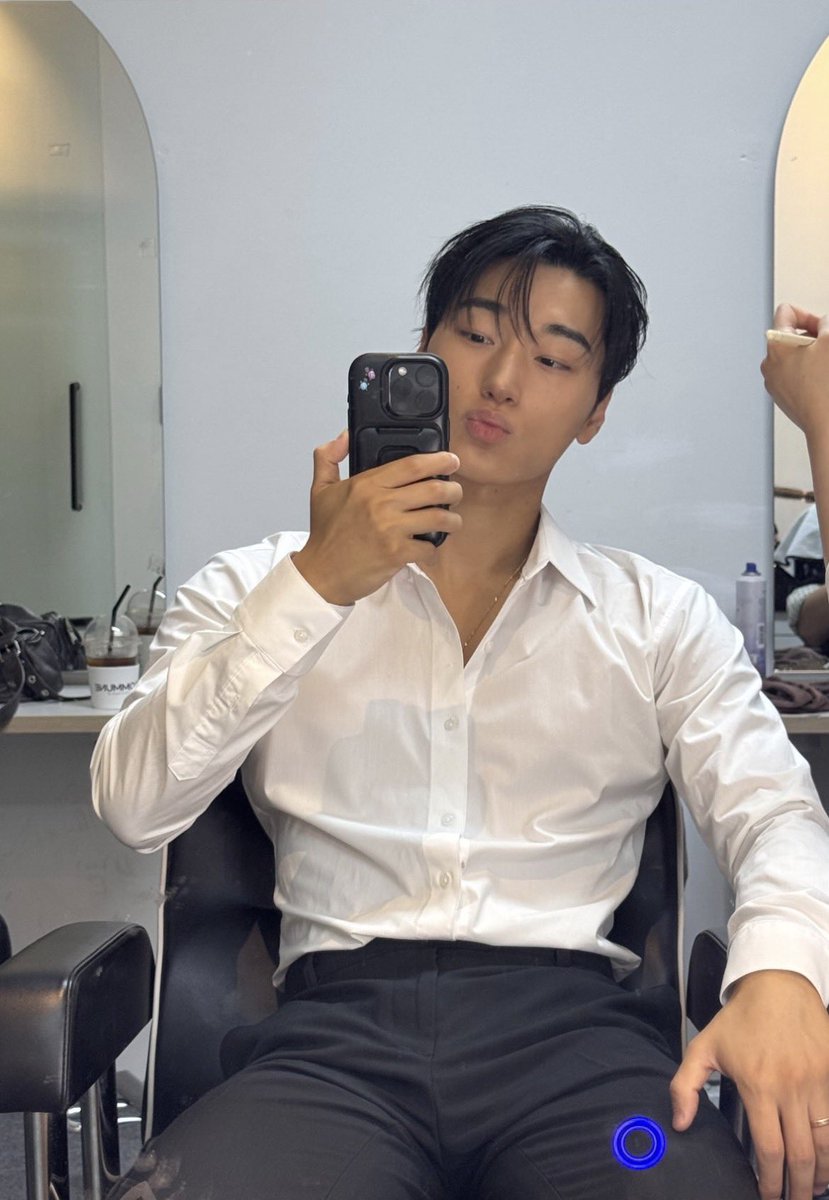 wooyoung420's tweet photo. https://t.co/tM6wSLA0bU