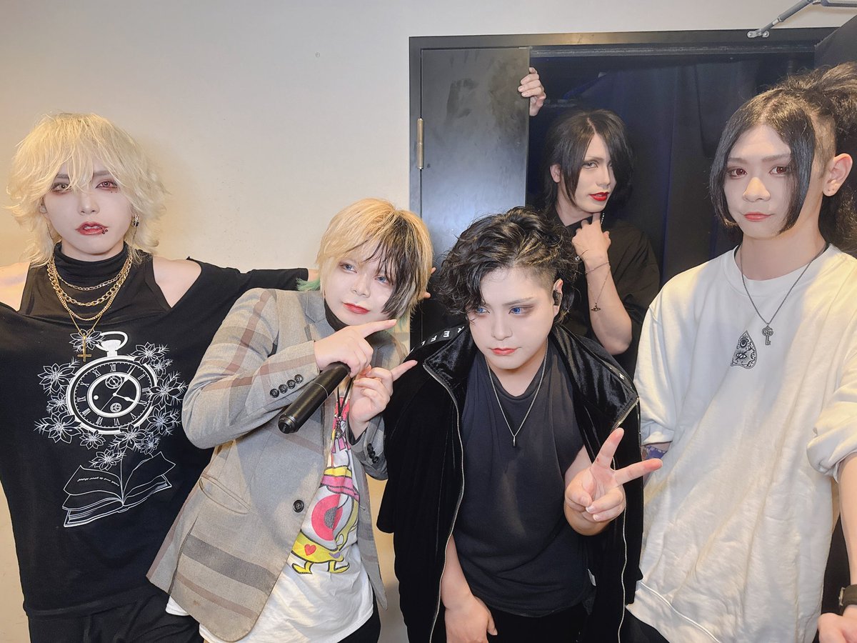 mosaic_junu's tweet photo. 7.6 心斎橋CLAPPER
Kalmian Joker presents
『Kalmian Seeds』
あんがとなぁ
酒月家お邪魔しました
ゆずちゃん一緒におめっと出来たし
ほんまに幸せでした

また絶対会おうなぁ https://t.co/ZqlVWHUHrG