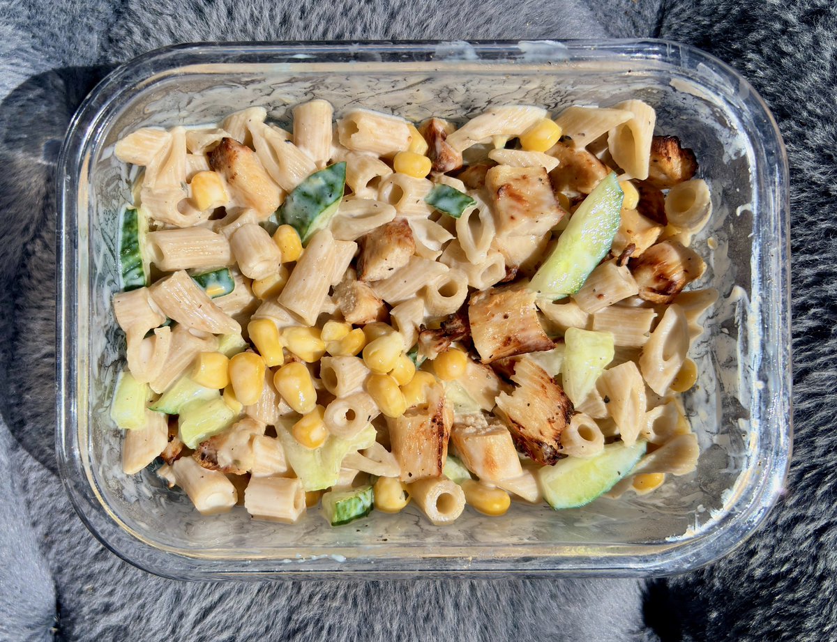ckezeroh's tweet photo. created a new recipe, chopped creamy ranch chicken pasta. 341 cals, 27.4g protein (not the best but I added less chicken) https://t.co/iDlpjTmIO2